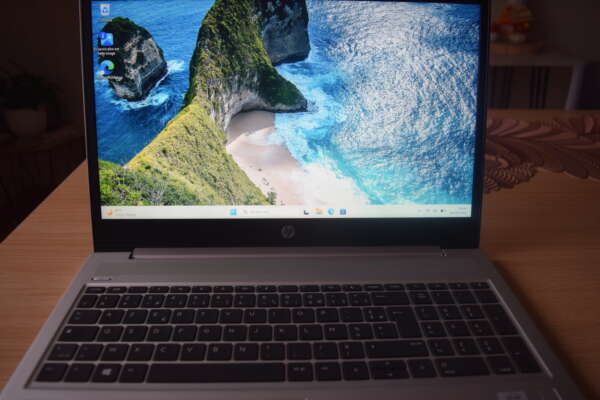PC Portable HP ProBook 450 G7 - 15'' - Intel Core i3 10e Gén - RAM 8 Go - SSD 256 Go - Windows 11 + Office - Reconditionné
